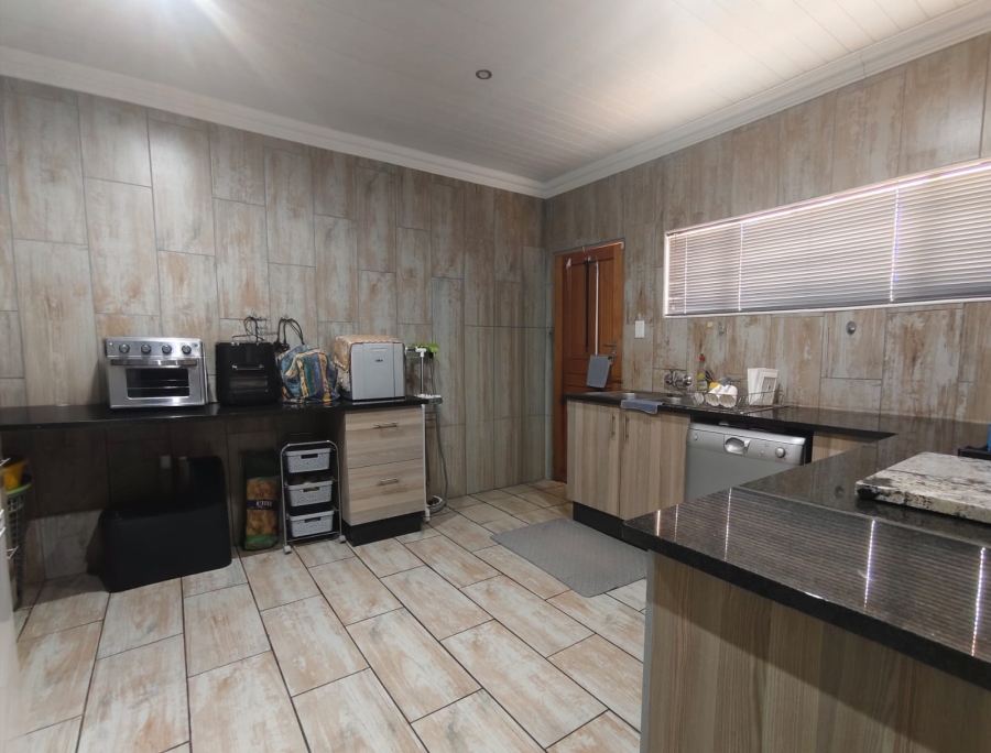 4 Bedroom Property for Sale in Roodia Free State